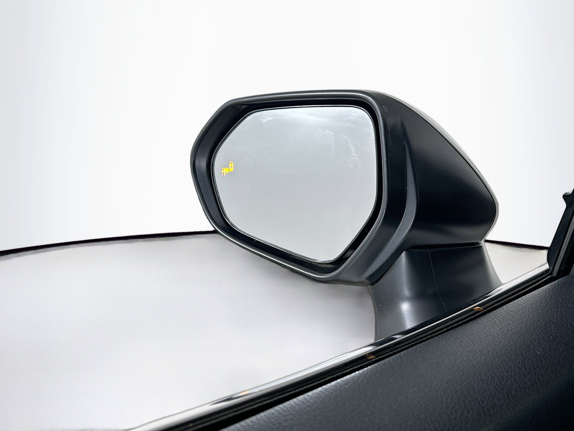 Used 2021 Toyota Camry XLE w/ Navigation Upgrade Package image 16