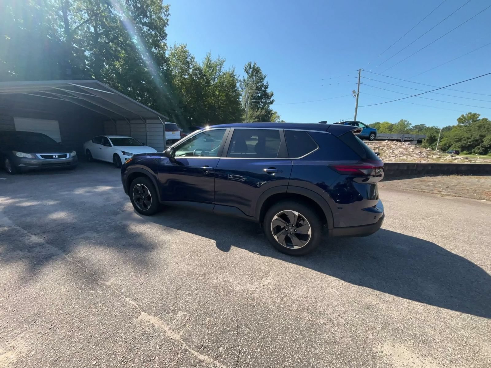 Used 2025 Nissan Rogue SV FWD image 9