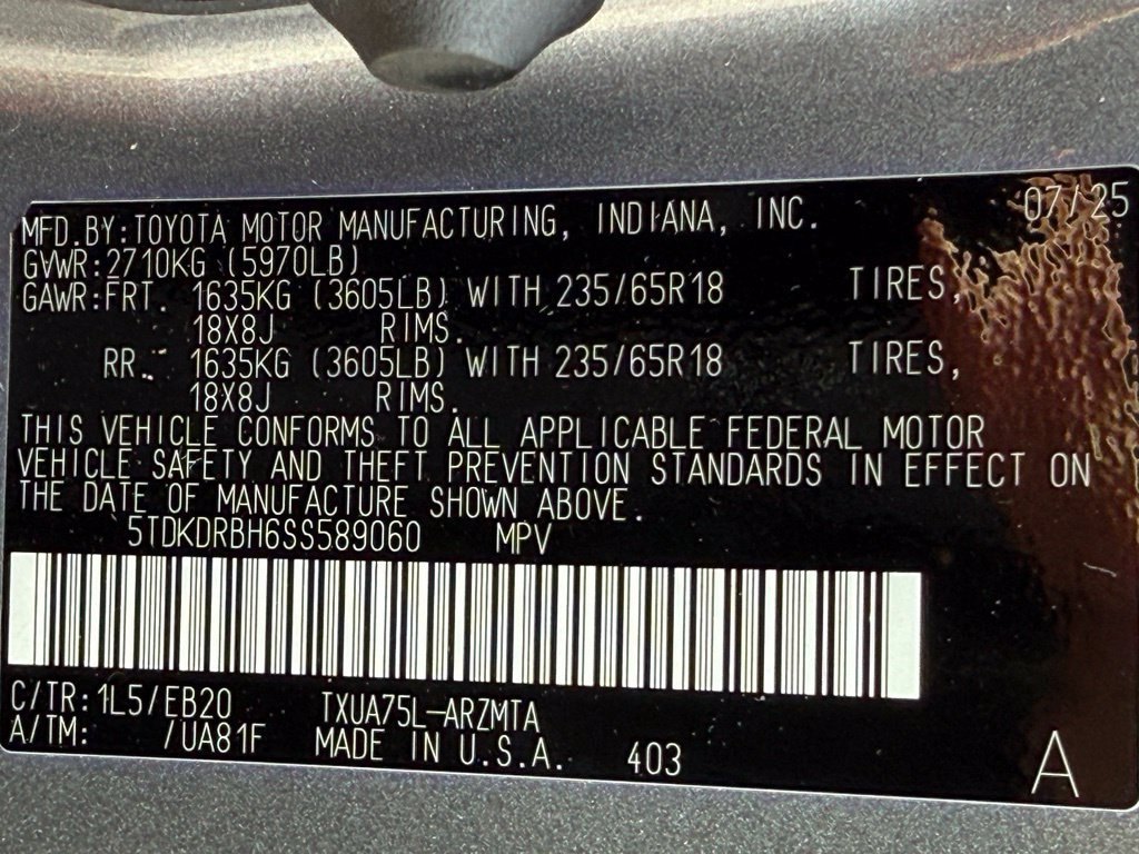 Used 2025 Toyota Highlander XLE AWD/4WD image 48