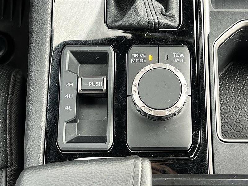 Used 2025 Toyota Tundra Limited AWD/4WD image 37