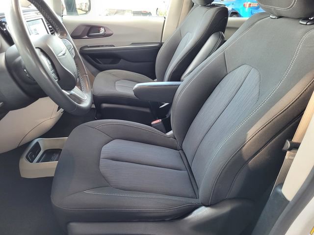 Certified 2023 Chrysler Voyager LX FWD image 15