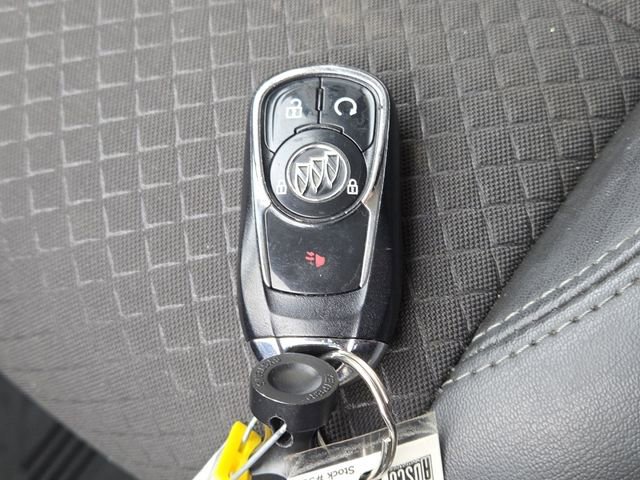 Used 2021 Buick Encore Preferred w/ Safety Package II image 31