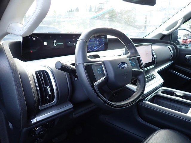 Used 2025 Ford Expedition Max Platinum image 16