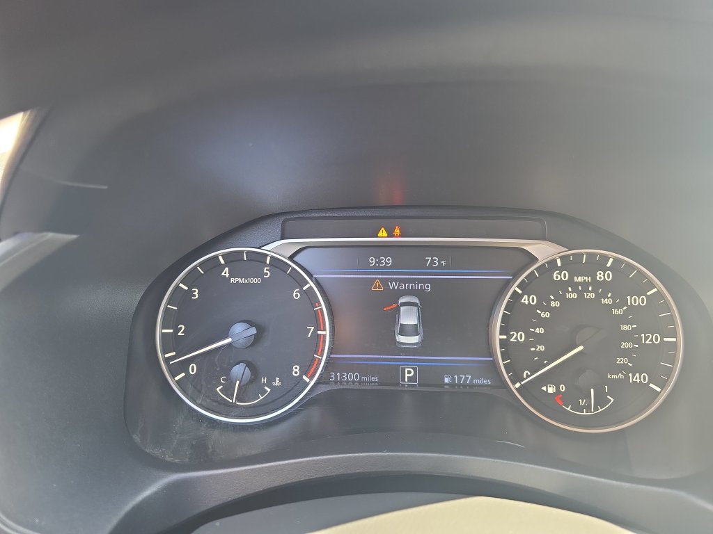 Used 2025 Nissan Altima 2.5 SV FWD image 14