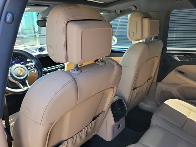 Certified 2021 Porsche Macan AWD/4WD image 20