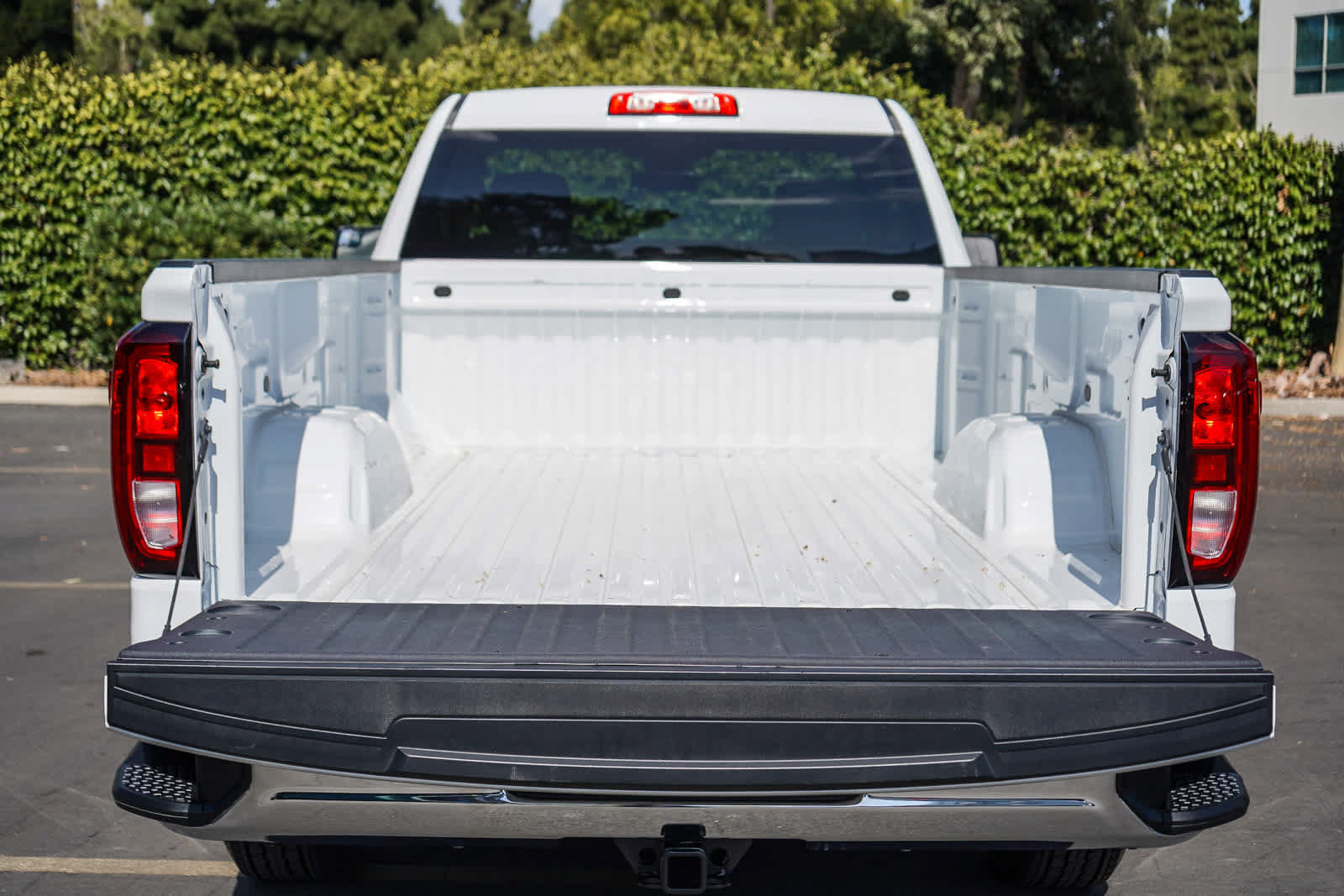 Used 2025 GMC Sierra 1500 Pro w/ Pro Value Package AWD/4WD image 23