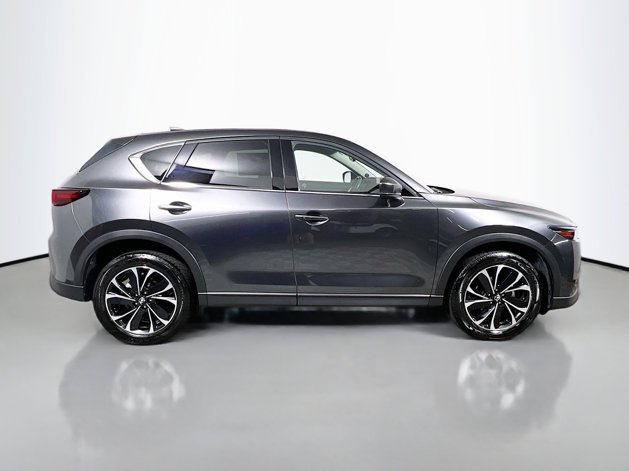 Used 2022 MAZDA CX-5 AWD 2.5 S w/ Premium Plus Pkg image 3