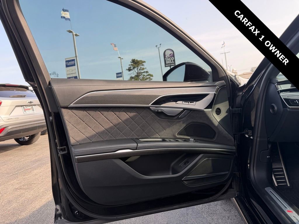 Used 2023 Audi S8 AWD/4WD image 25