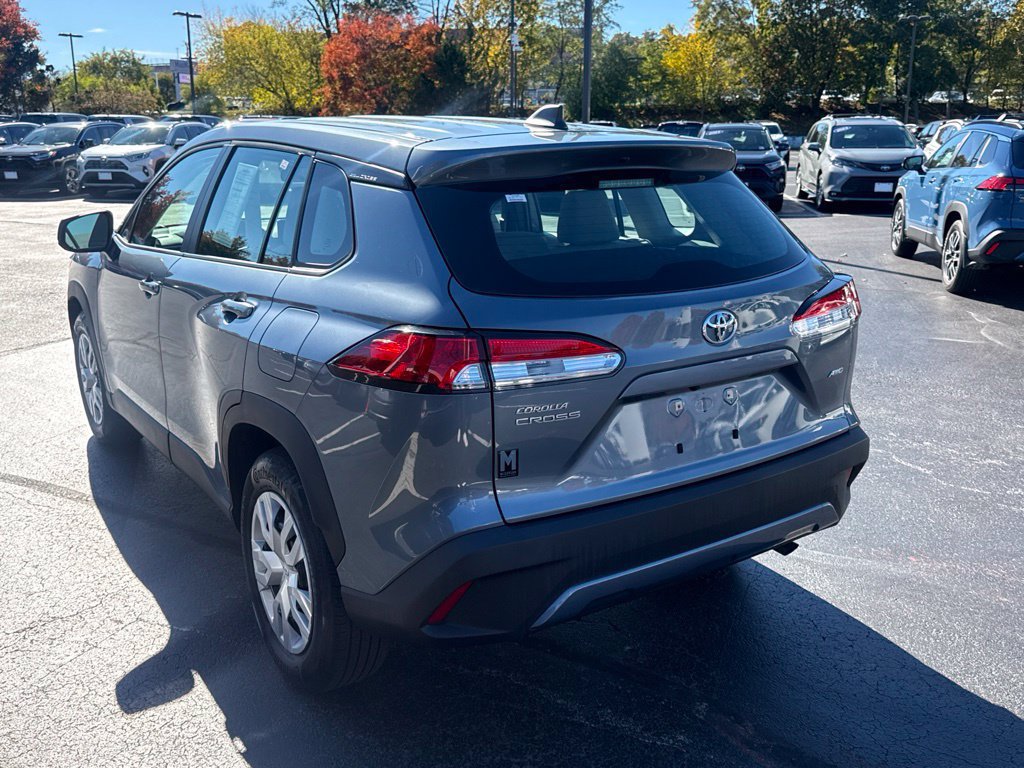 Used 2022 Toyota Corolla Cross L AWD/4WD image 5