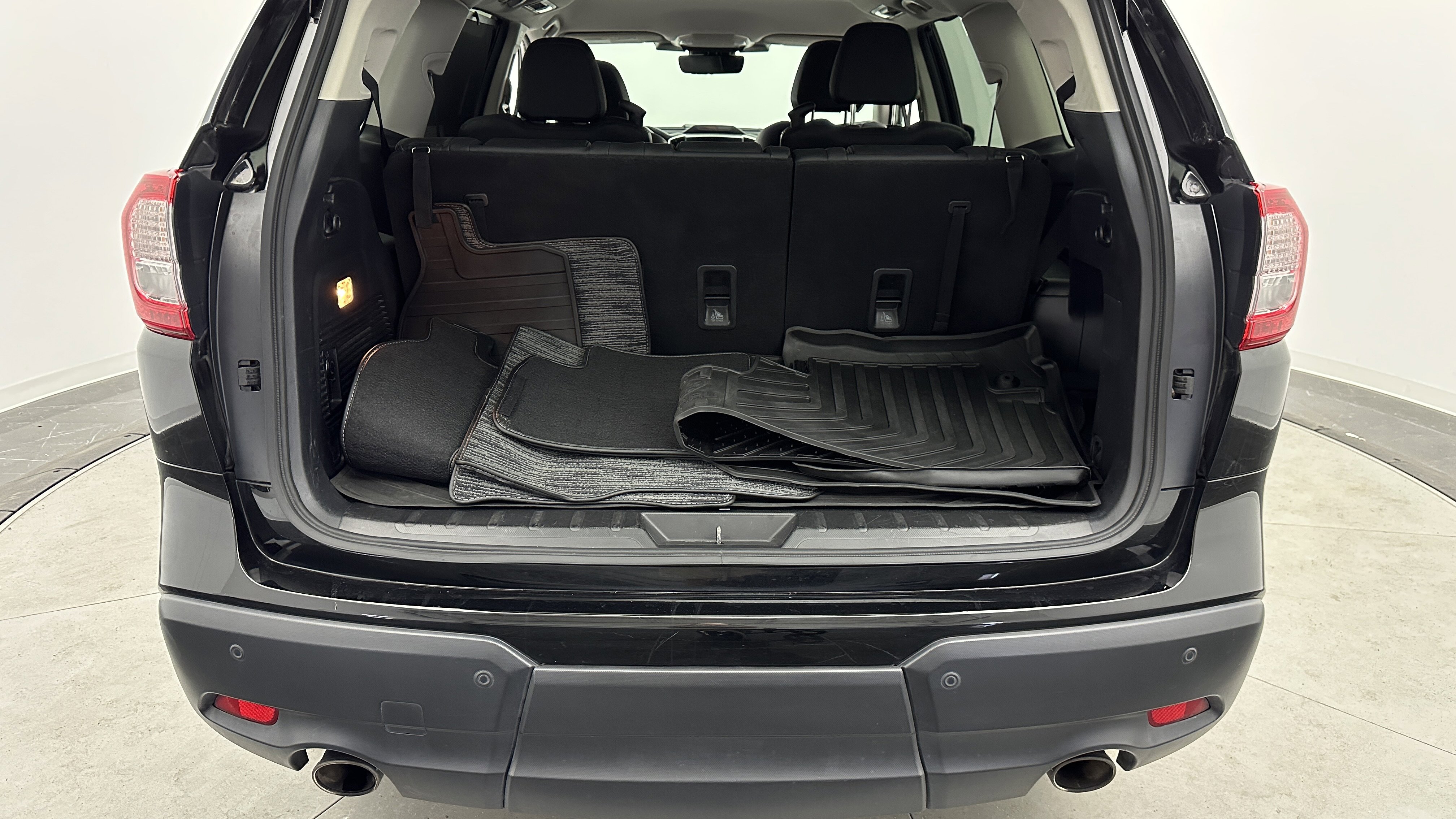 Used 2023 Subaru Ascent Limited image 33