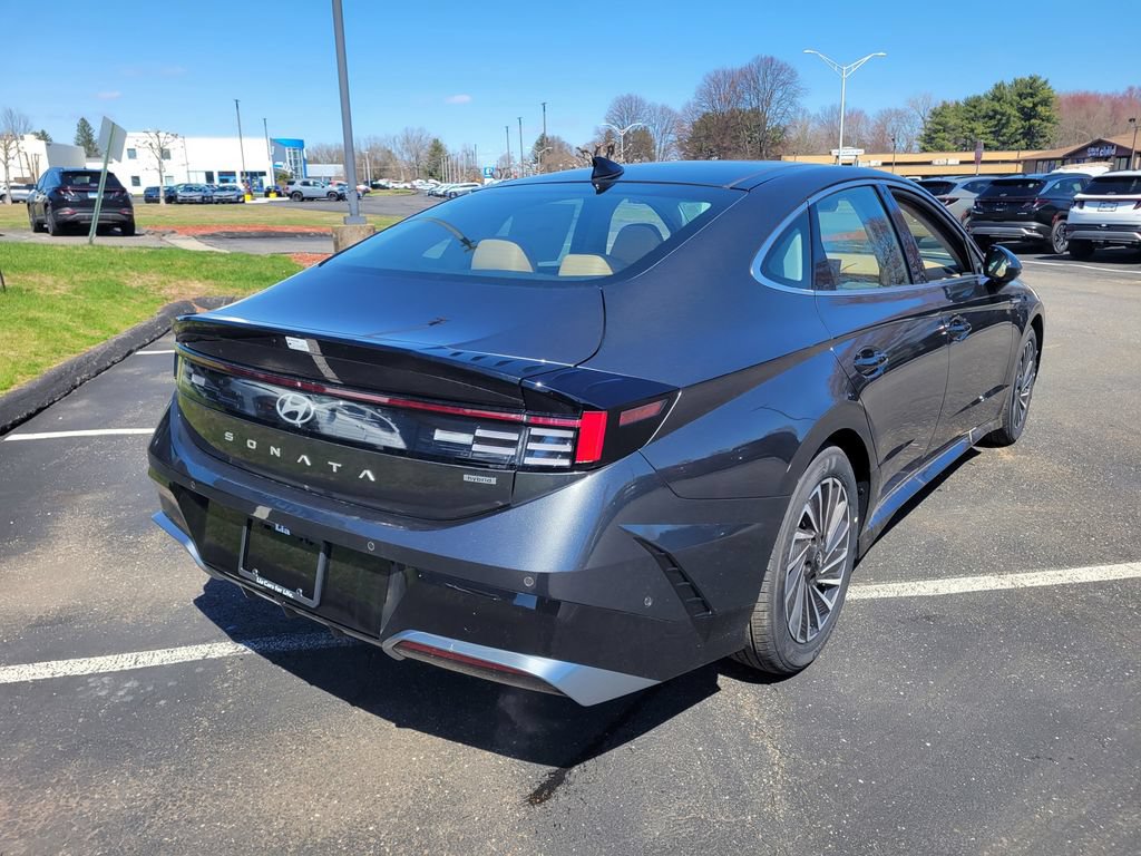 New 2026 Hyundai Sonata Limited FWD image 3