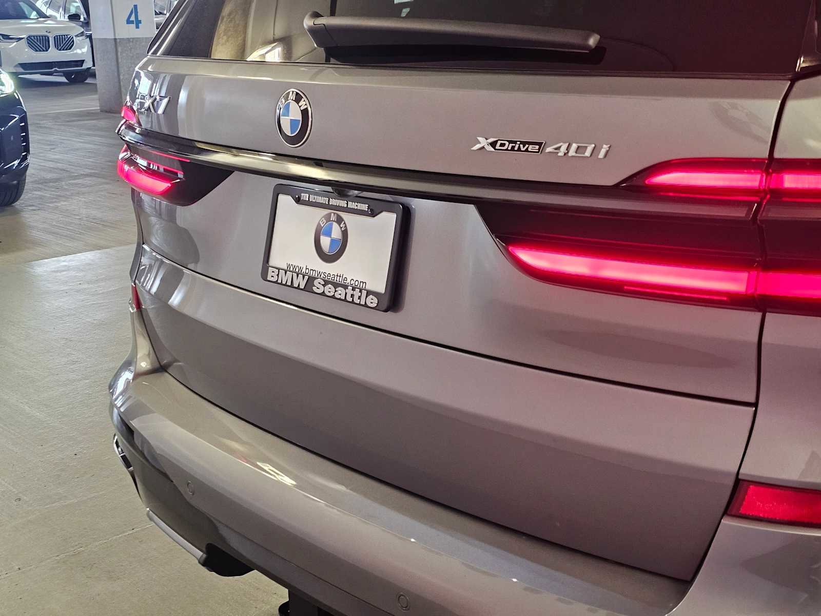 Used 2026 BMW X7 xDrive40i w/ M Sport Package AWD/4WD image 7