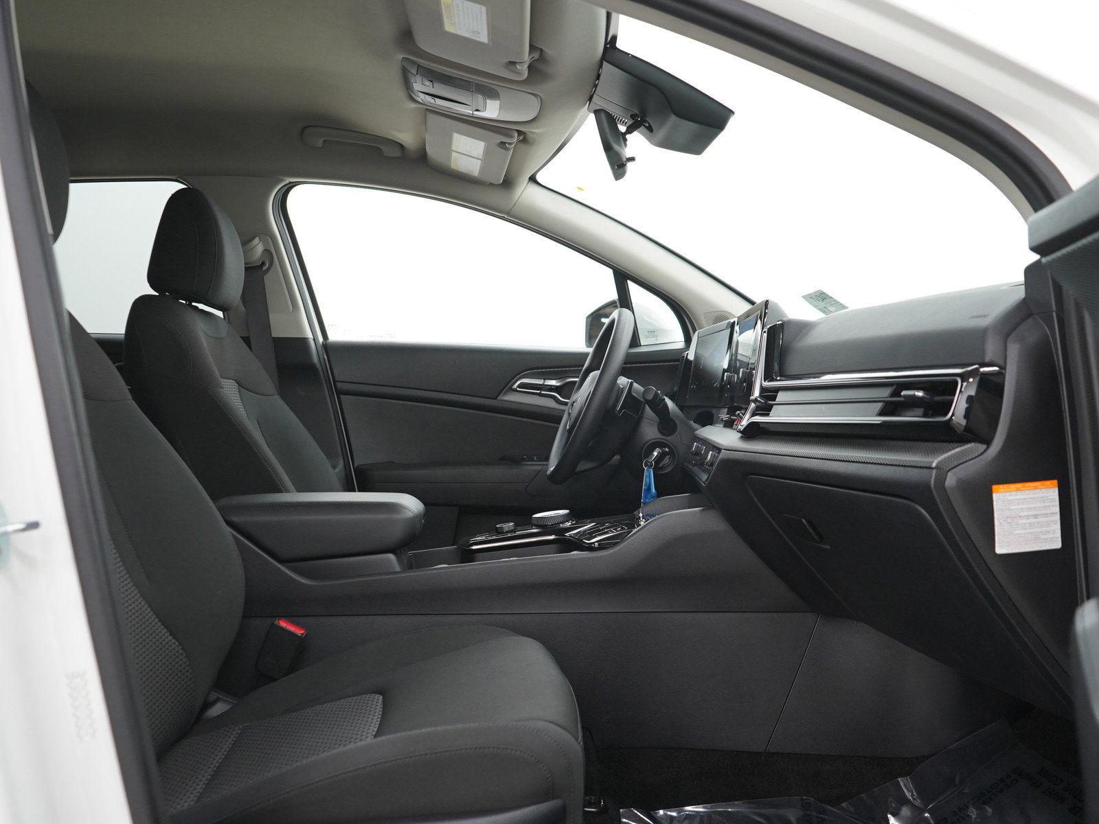 Used 2023 Kia Sportage LX image 11