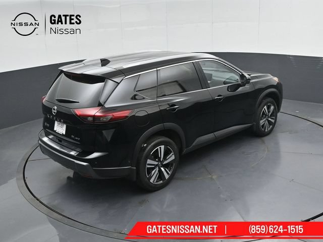 Used 2025 Nissan Rogue SL AWD/4WD image 48