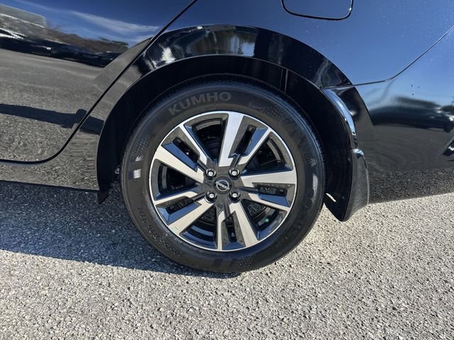 New 2025 Nissan Versa SV w/ Trunk Package FWD image 31