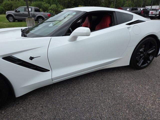 Used 2018 Chevrolet Corvette Stingray Coupe w/ 1LT RWD image 30