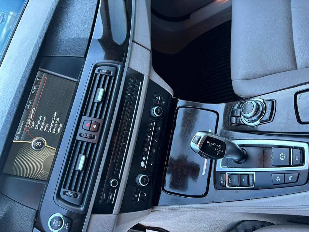 Used 2012 BMW 535i xDrive Sedan image 11