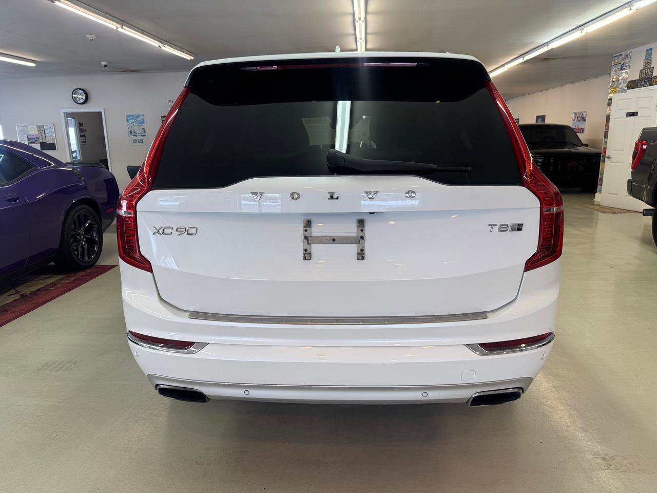 Used 2016 Volvo XC90 T8 Inscription w/ Vision Package image 32