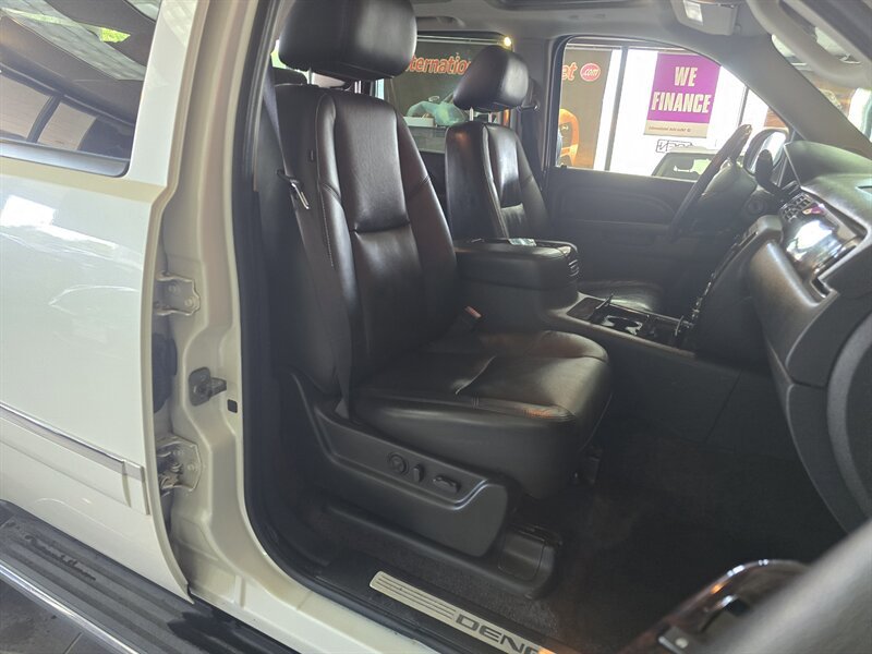 Used 2010 GMC Yukon Denali AWD/4WD image 17