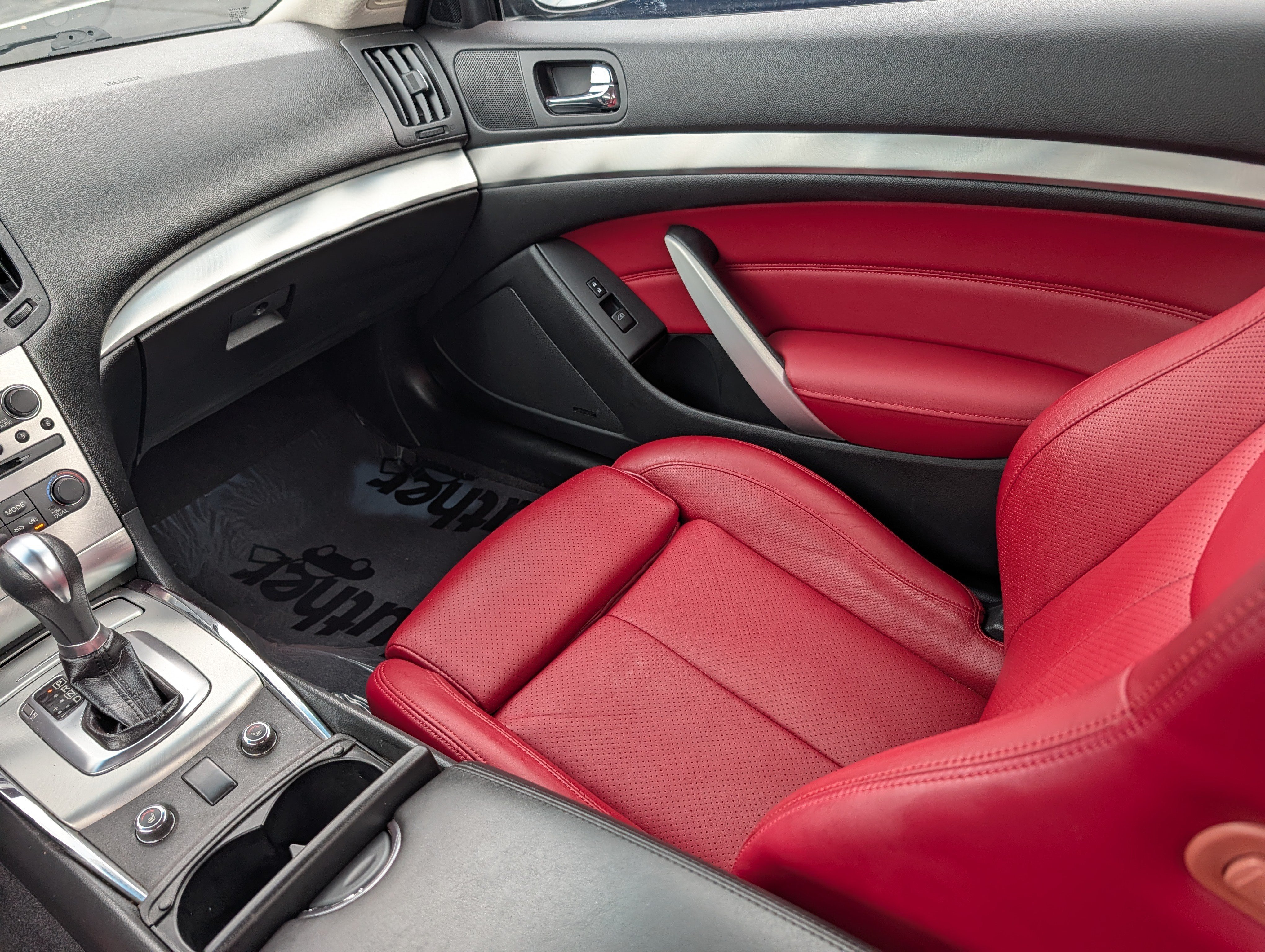 Used 2011 INFINITI G37 IPL RWD image 11