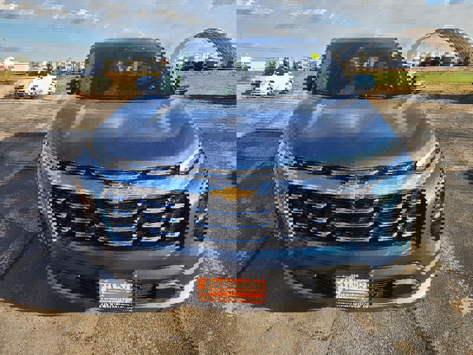 Used 2025 Chevrolet Equinox LT image 2