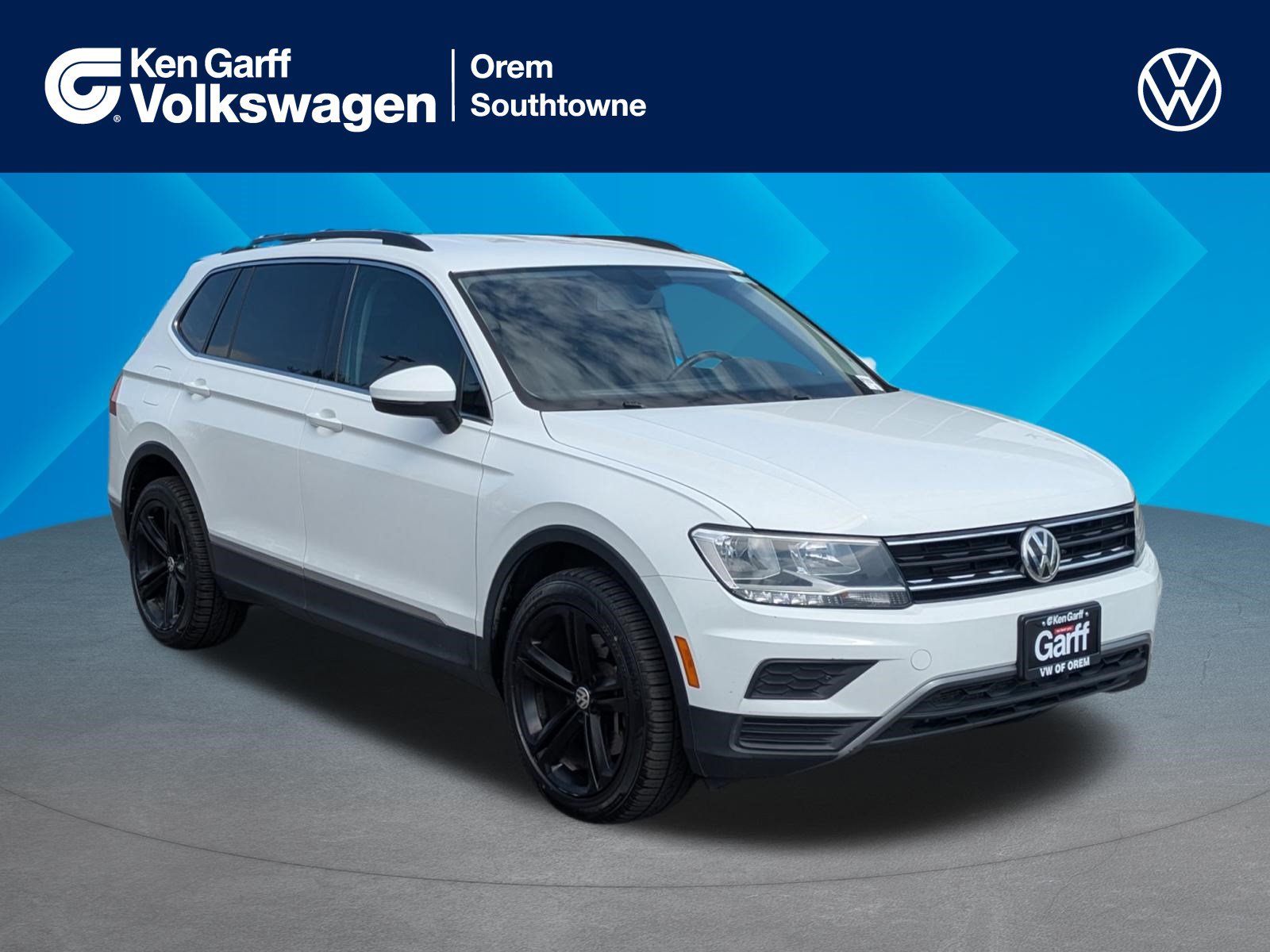 Used 2018 Volkswagen Tiguan SE w/ 3rd Row Seat Package AWD/4WD image 1