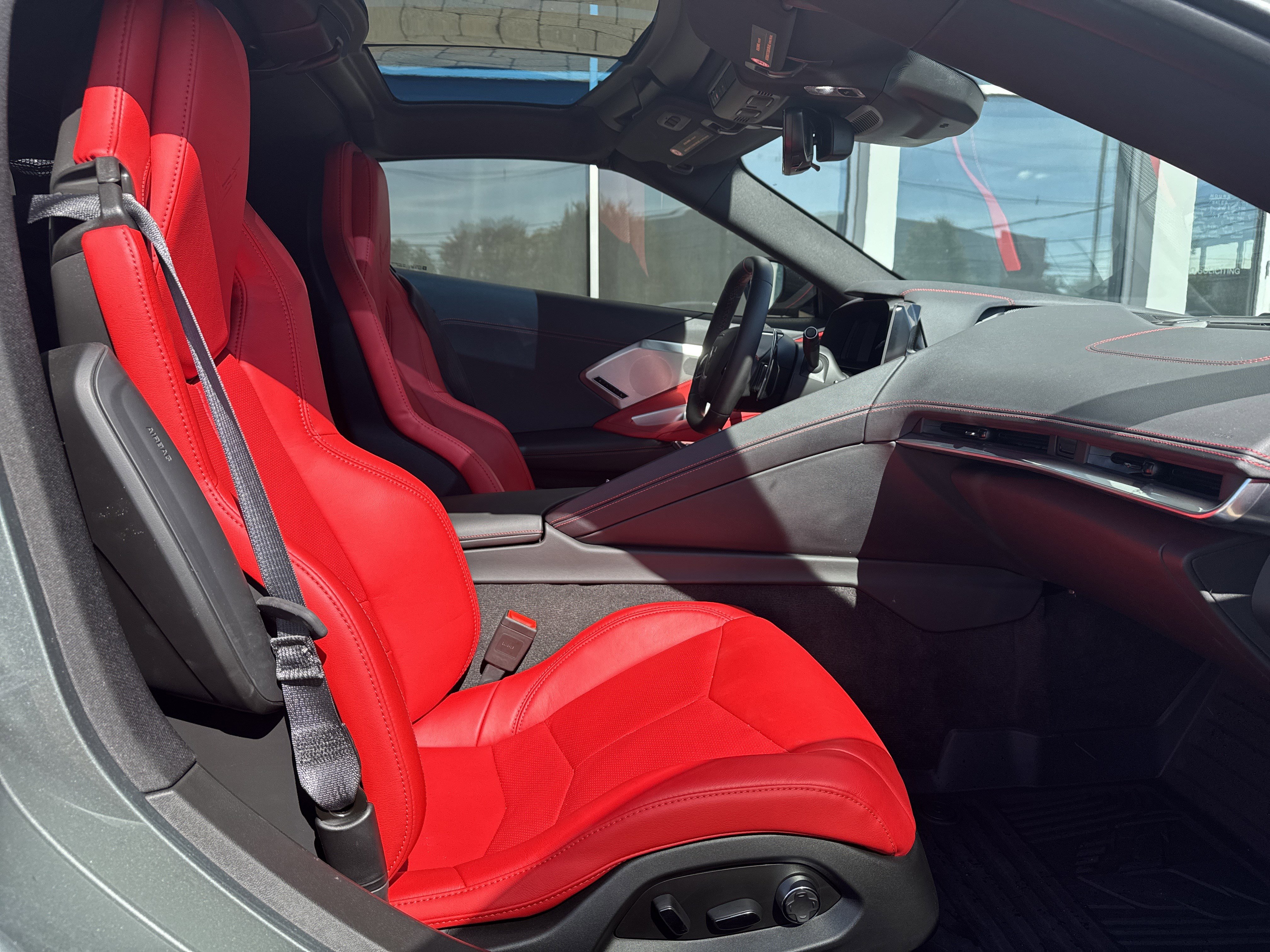 Used 2024 Chevrolet Corvette Stingray Preferred Cpe w/ Battery Protection Package image 17