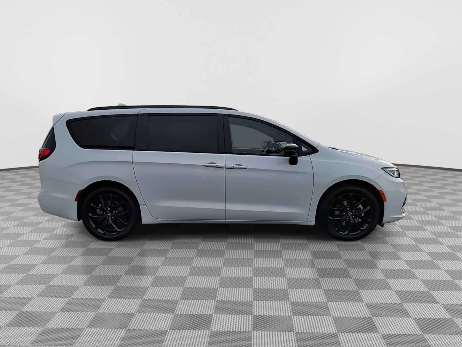 New 2026 Chrysler Pacifica Select w/ S Appearance Package FWD image 9