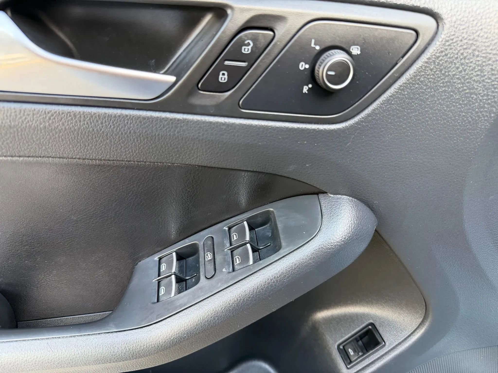 Used 2016 Volkswagen Jetta GLI SEL FWD image 23