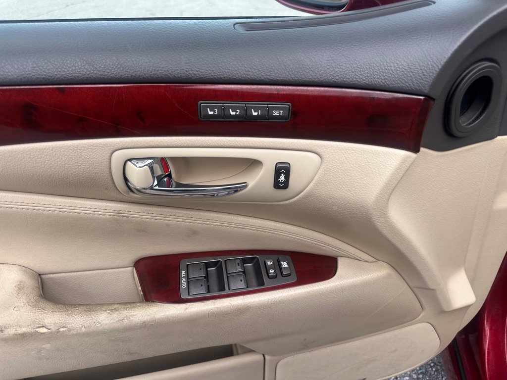 Used 2010 Lexus LS 460 AWD w/ Comfort Pkg image 11