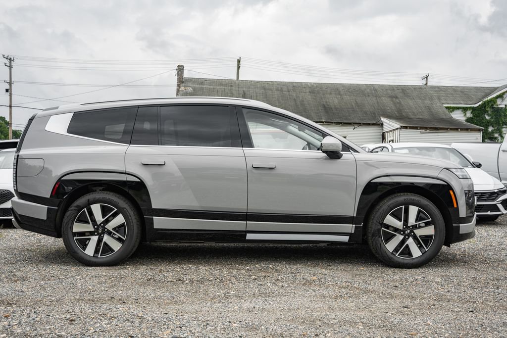 New 2026 Hyundai Ioniq 9 SEL image 3