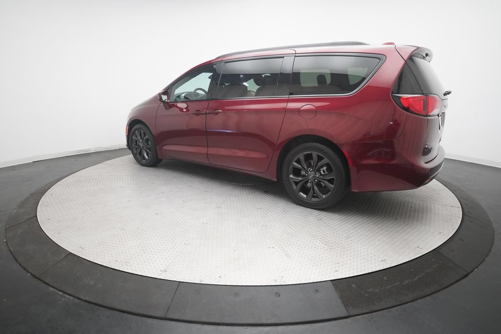 Used 2020 Chrysler Pacifica Touring-L Plus w/ S Appearance Package FWD image 35