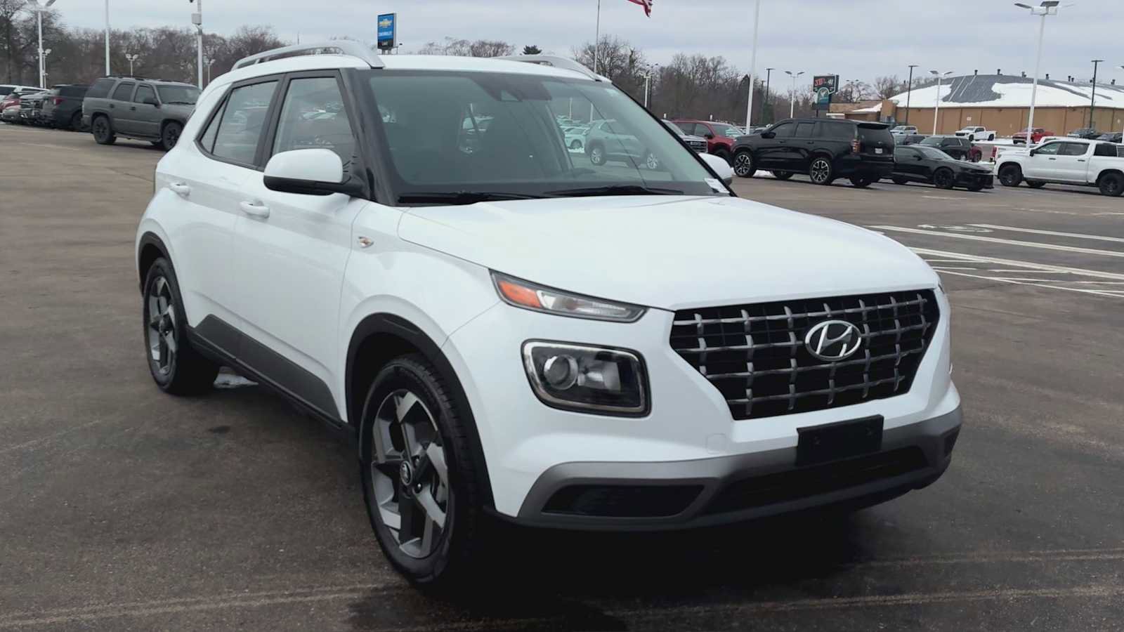 Used 2022 Hyundai Venue SEL image 8