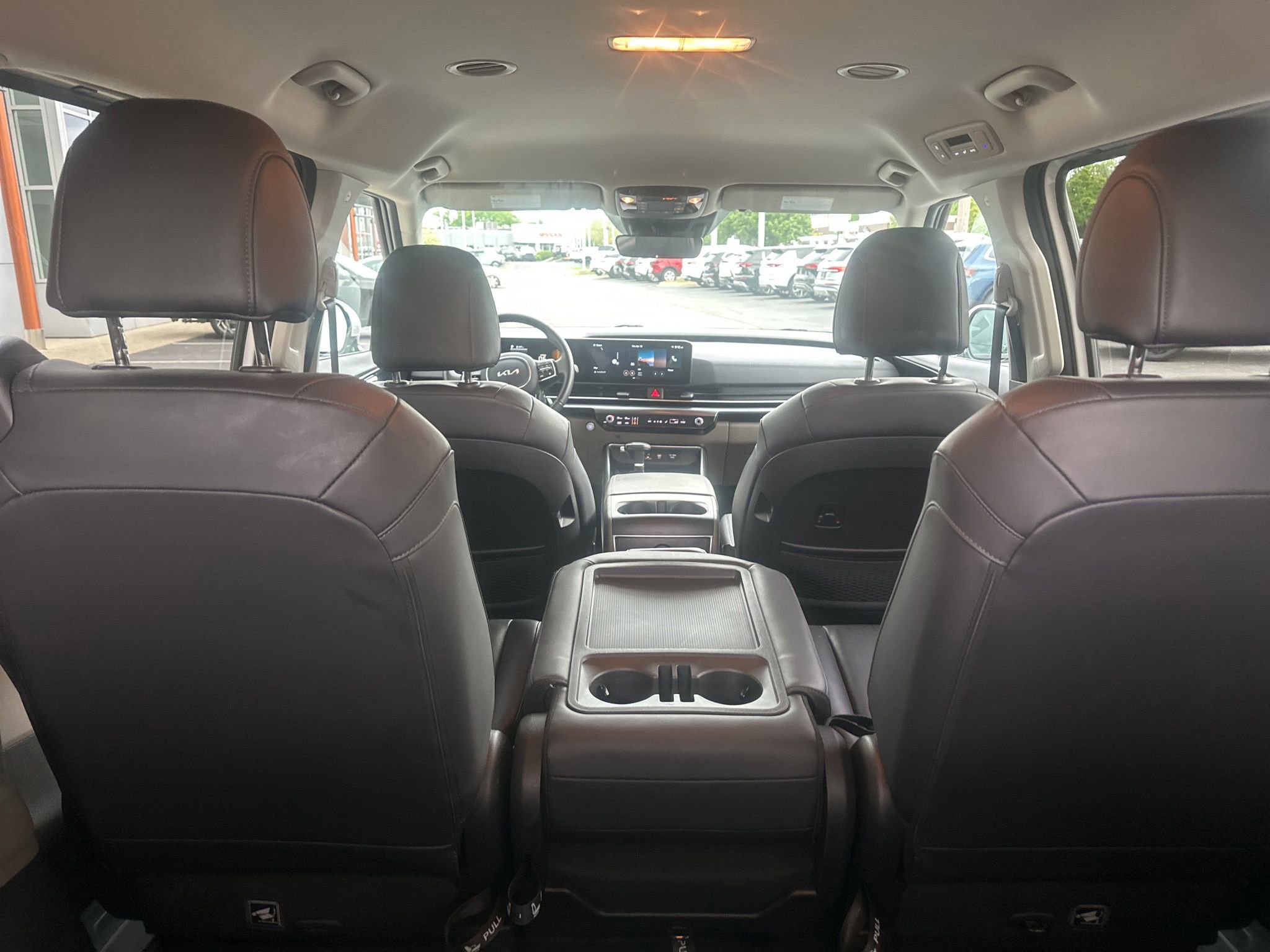 Used 2025 Kia Carnival FWD image 16