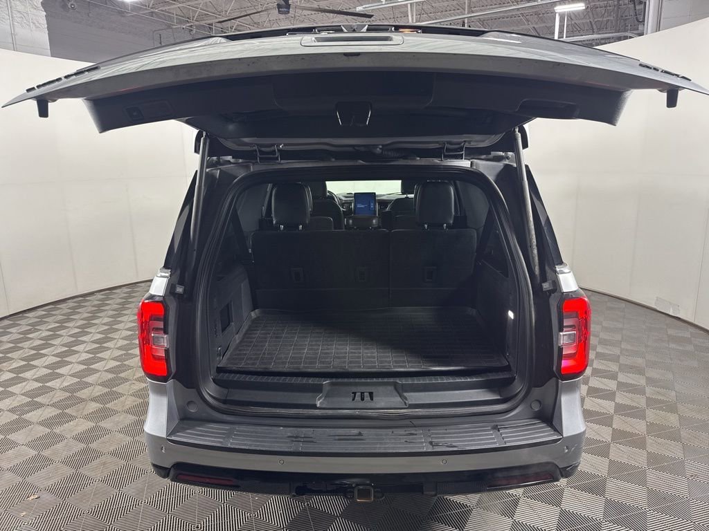 Used 2023 Ford Expedition Max Limited image 10