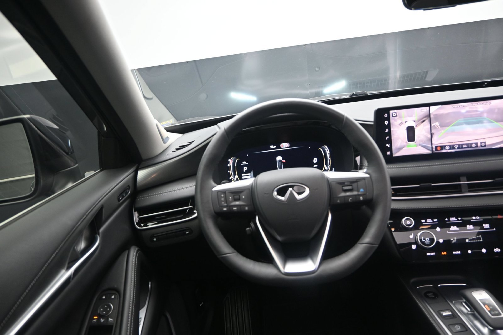 Used 2026 INFINITI QX60 Luxe w/ Cargo Package FWD image 30