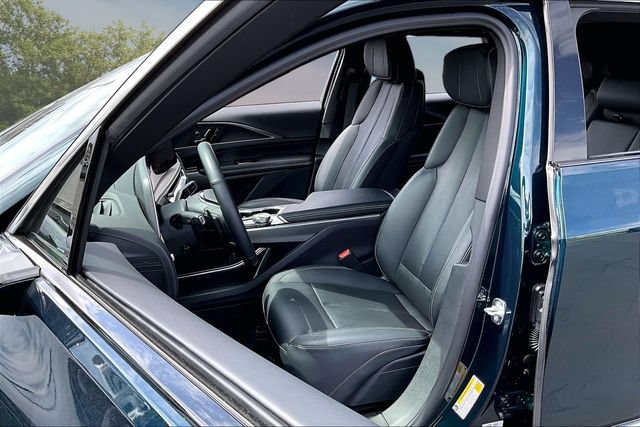 Used 2024 Cadillac Lyriq Luxury w/ LPO, Floor Liner Package AWD/4WD image 21