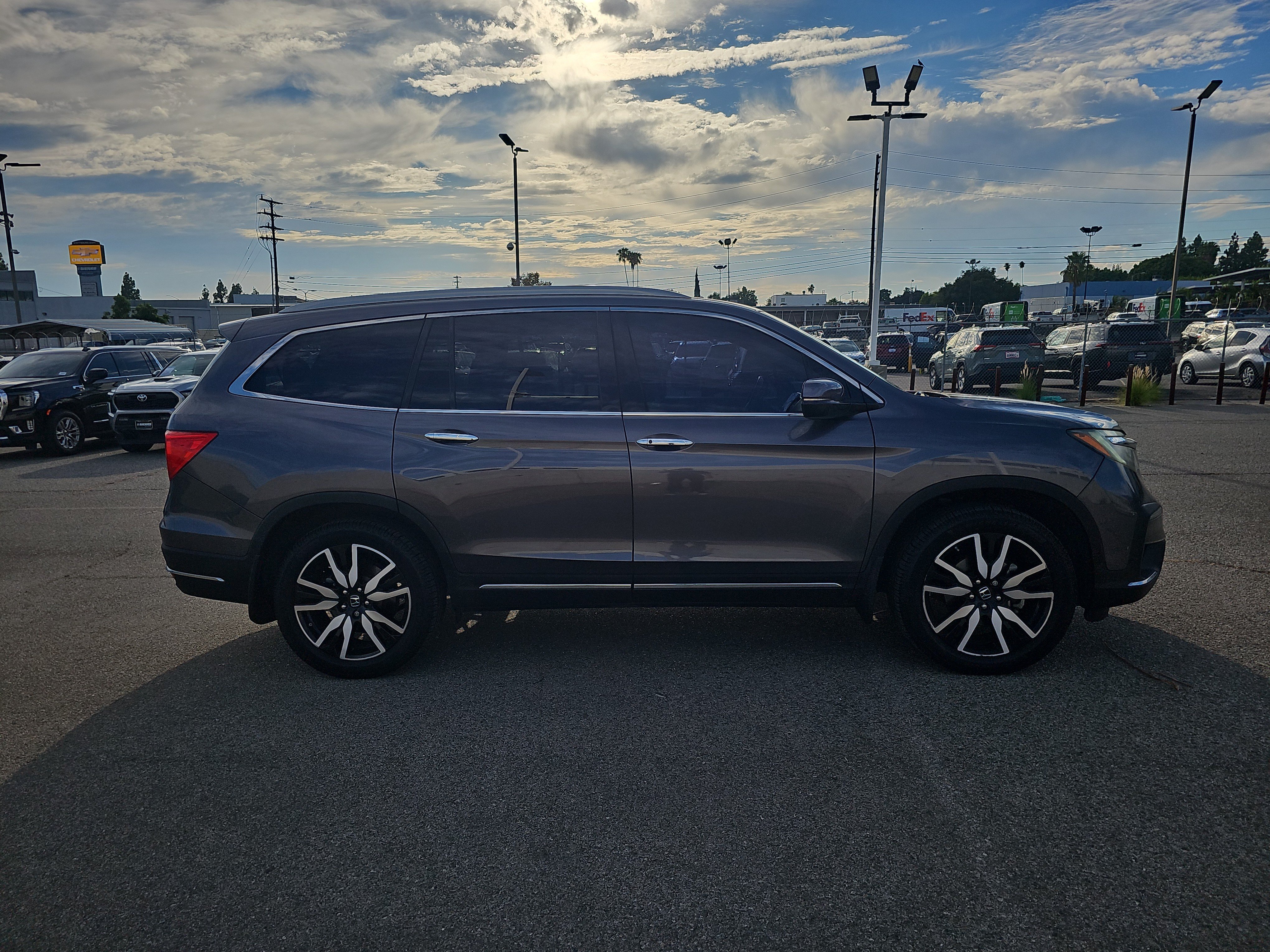 Used 2019 Honda Pilot Elite image 3