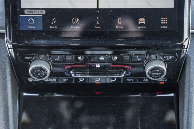 Used 2022 Jeep Grand Cherokee Overland w/ Luxury Tech Group IV image 12