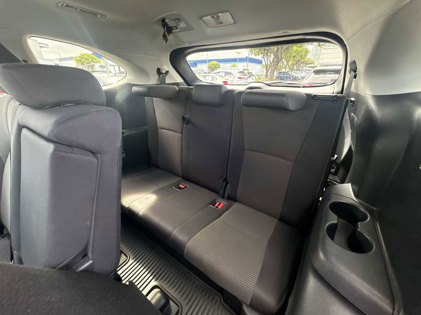 Used 2023 Toyota Highlander L image 24