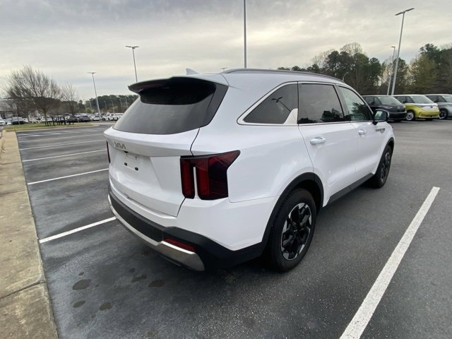 Used 2024 Kia Sorento S image 4