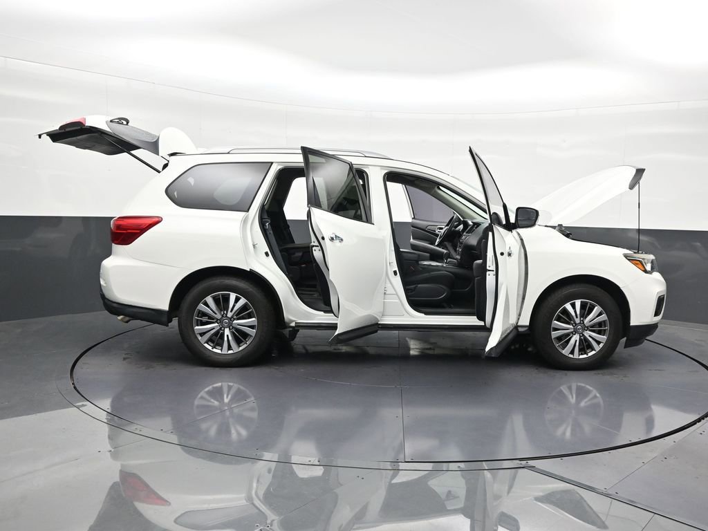 Used 2020 Nissan Pathfinder SV image 32