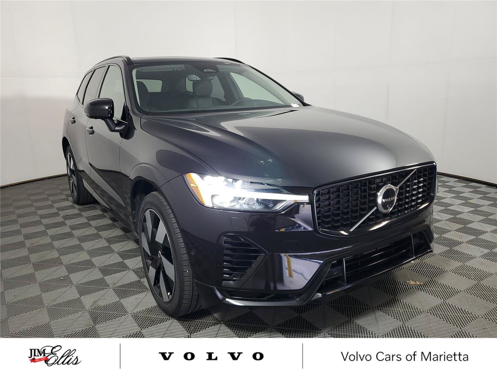 Certified 2025 Volvo XC60 T8 Plus w/ Protection Package Premier