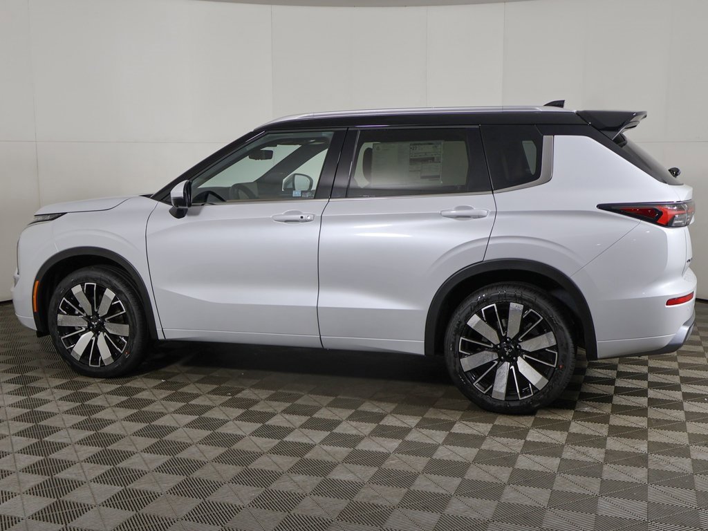 New 2026 Mitsubishi Outlander SEL image 18