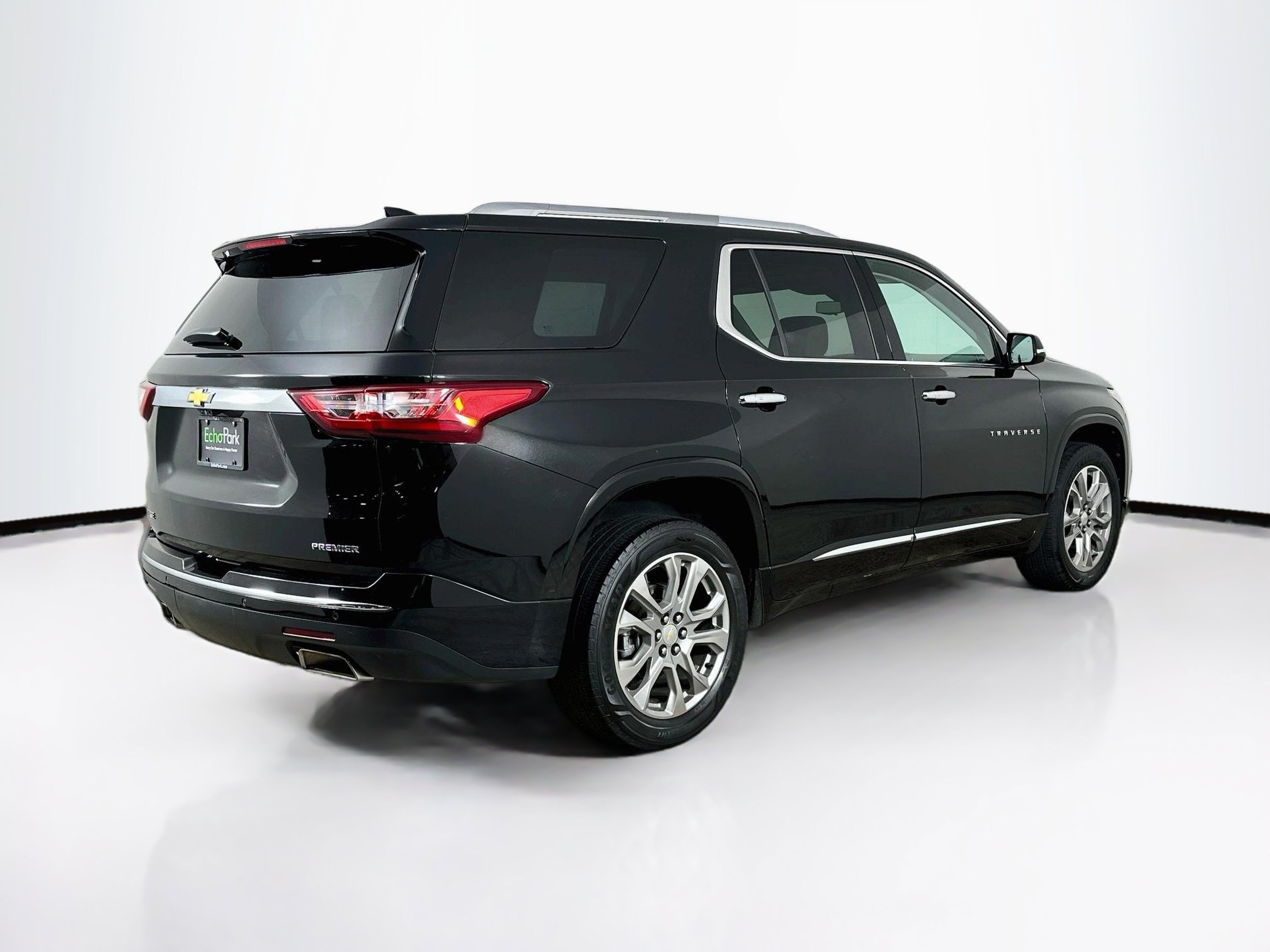 Used 2019 Chevrolet Traverse Premier w/ Driver Confidence II Package FWD image 9