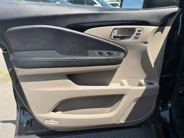 Used 2018 Honda Pilot Touring image 13