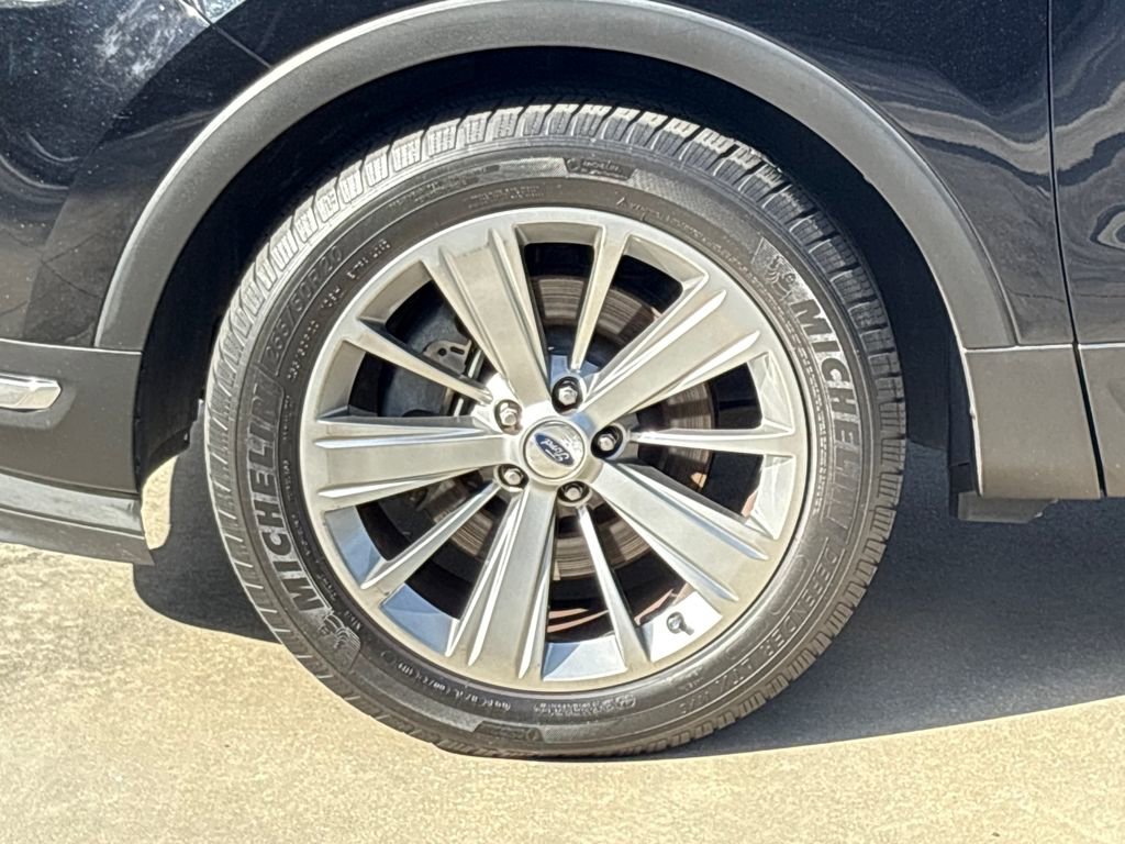 Used 2018 Ford Explorer Limited image 11