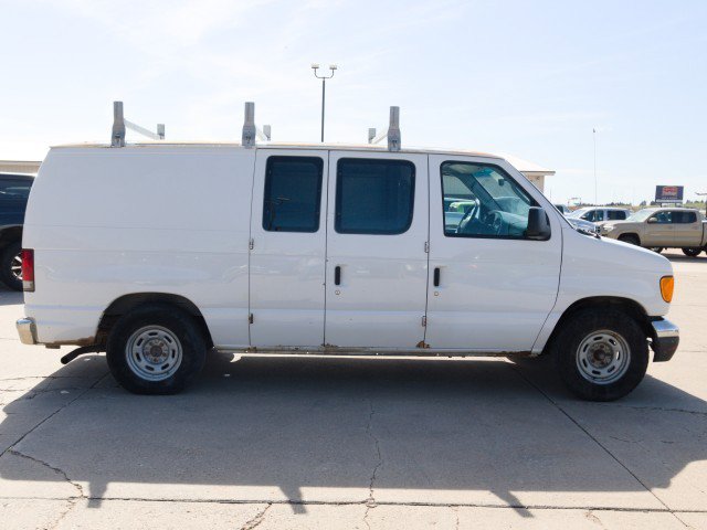 Used 2005 Ford E-150 and Econoline 150 RWD image 5