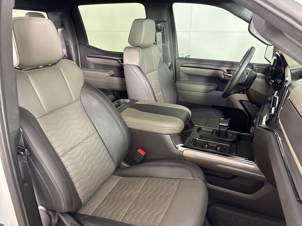 Used 2024 Chevrolet Silverado 1500 ZR2 w/ Technology Package image 27