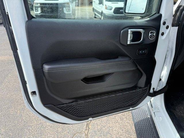 Used 2020 Jeep Wrangler Unlimited Sahara image 11